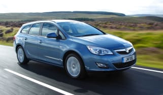 Vauxhall Astra Sport Tourer front tracking