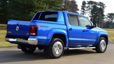vw amarok tracking rear
