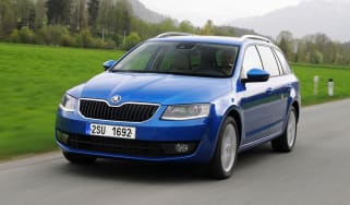 Skoda Octavia Estate front tracking 
