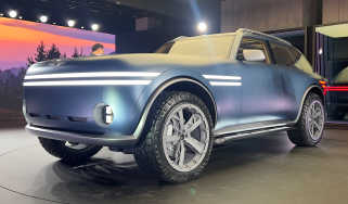 Genesis X Gran Equator studio - front