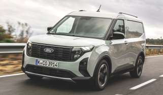 Ford Transit Courier - front