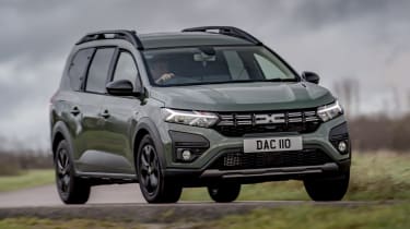 Dacia Jogger - front cornering