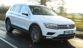Volkswagen Tiguan SE L - front tracking