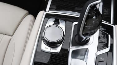 BMW 745Le xDrive - transmission