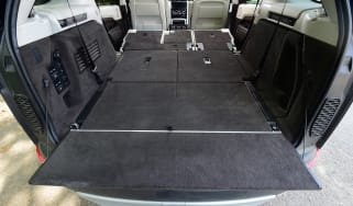 VW Touareg front action