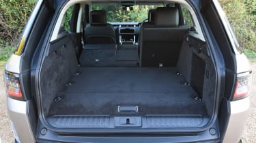 Range Rover P400e - boot