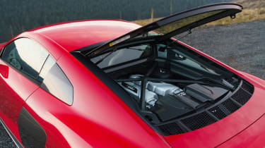 Audi R8 Performance RWD Edition - open engine cover