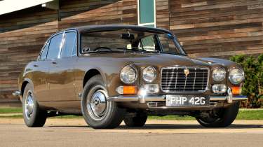 Jaguar XJ6 - front static