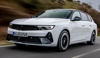 Vauxhall Astra Sports Tourer GSe - front tracking