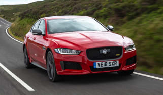Jaguar XE 300 Sport - front