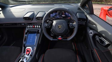 Lamborghini Huracan Evo Spyder - dash