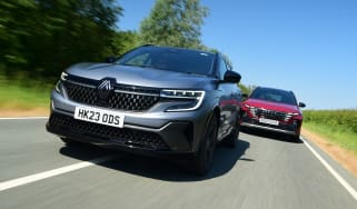 Renault Austral and Hyundai Tucson - Tucson chasing Austral (front)